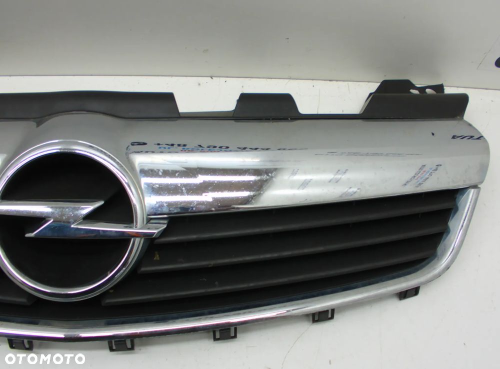 Opel Zafira B Grill Zderzak - 3