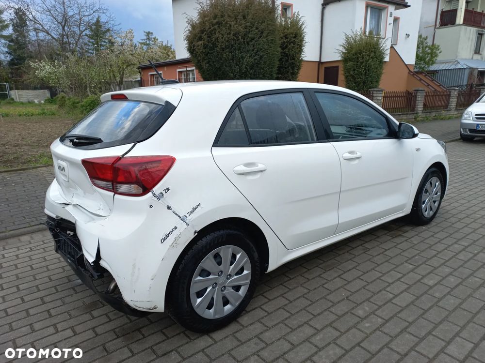 Kia Rio 1.2 Edition 7 - 11
