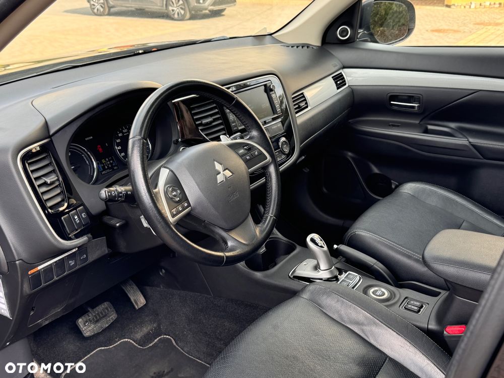 Mitsubishi Outlander Intense + - 8