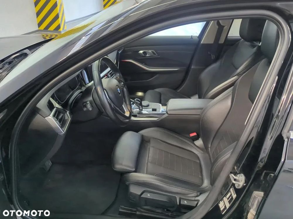 BMW Seria 3 320d Sport Line - 7