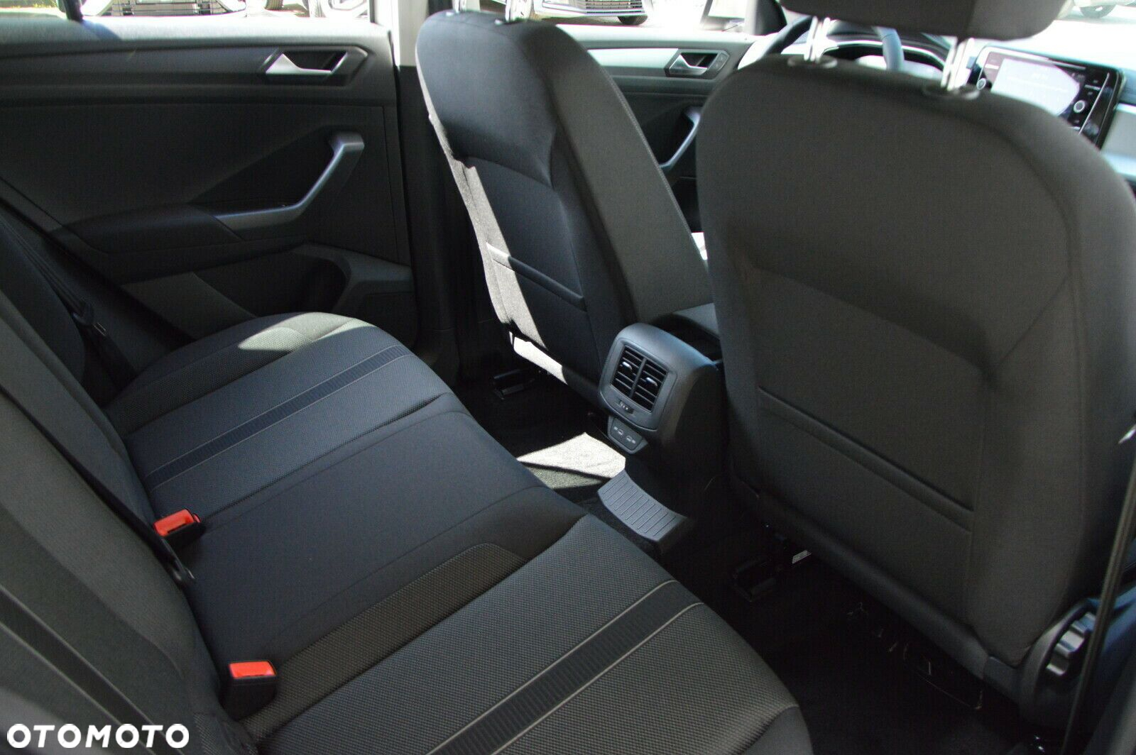 Volkswagen T-Roc - 20