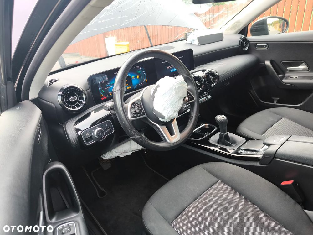 Mercedes-Benz Klasa A 180 d Edition 2021 - 6