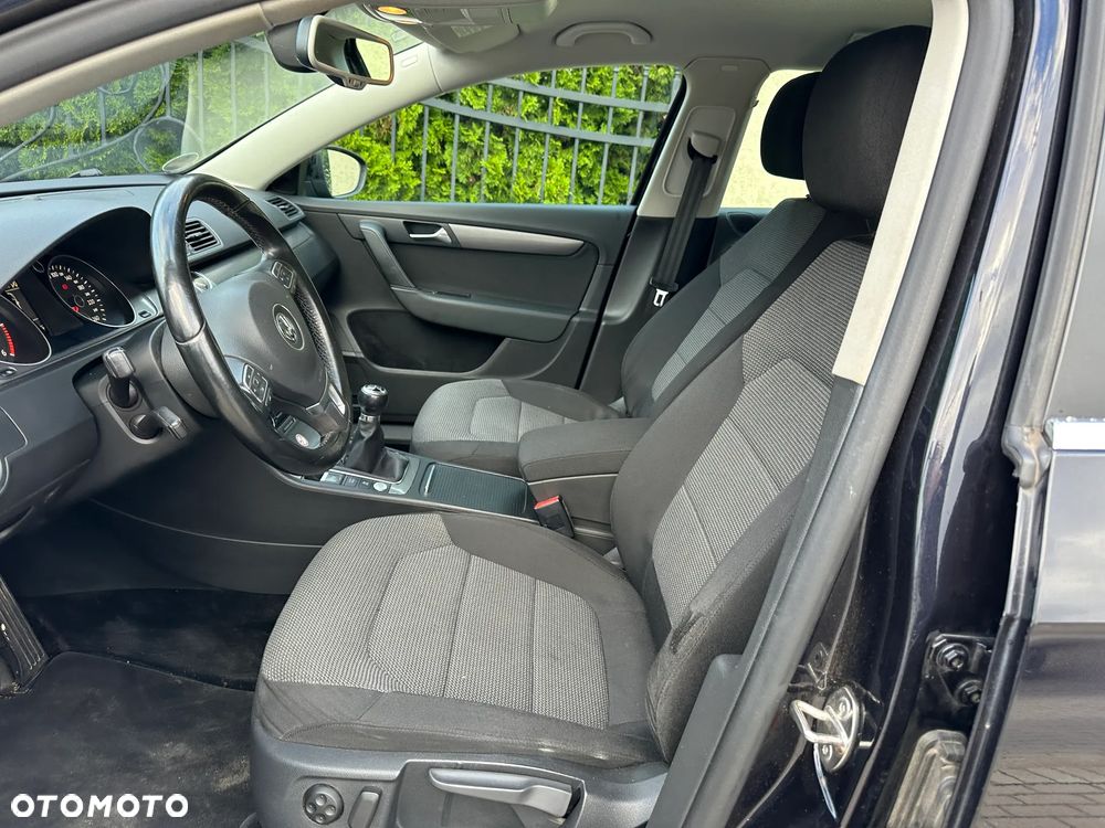 Volkswagen Passat 2.0 Blue TDI SCR Comfortline - 4