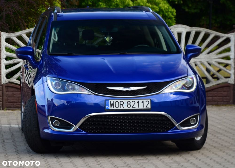 Chrysler Pacifica - 5
