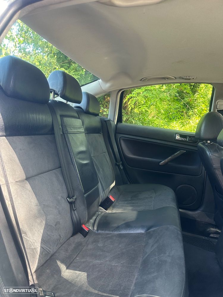 VW Passat 1.9 TDi Highline Tip - 18