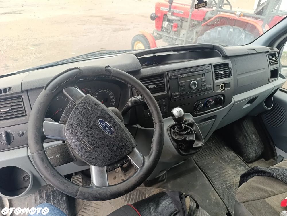 Ford Transit - 13