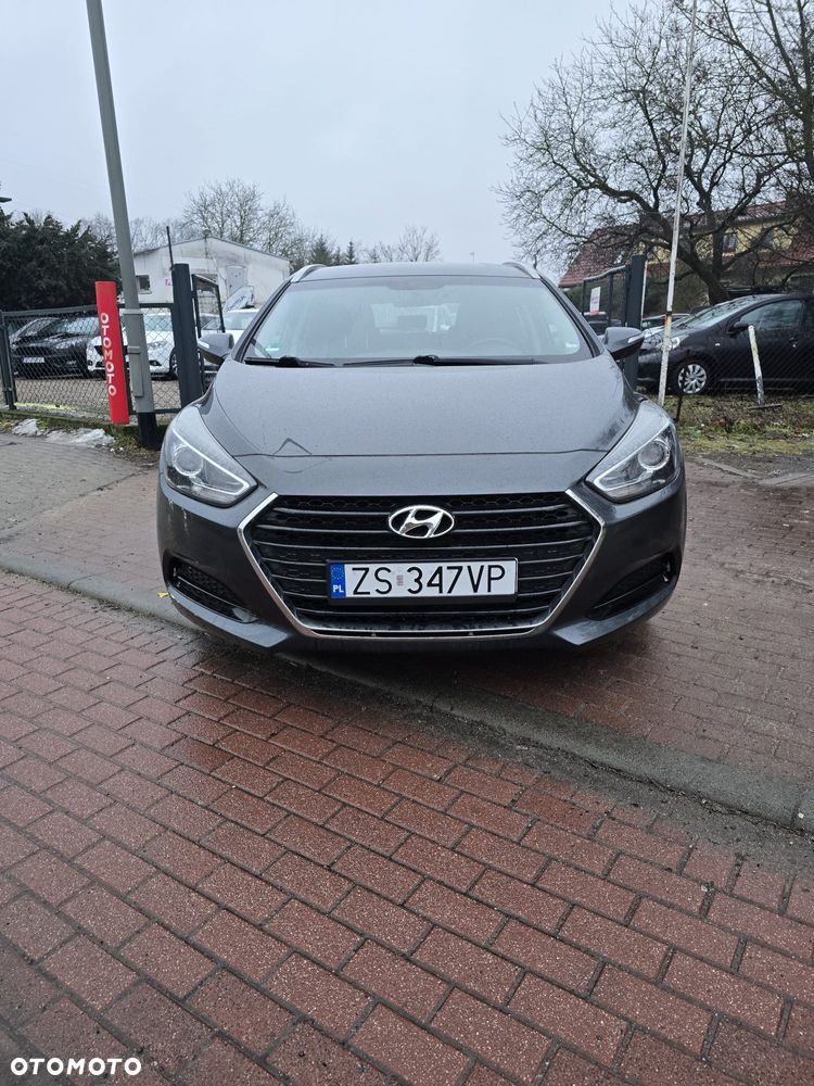 Hyundai i40 Kombi blue 1.6 Trend - 10