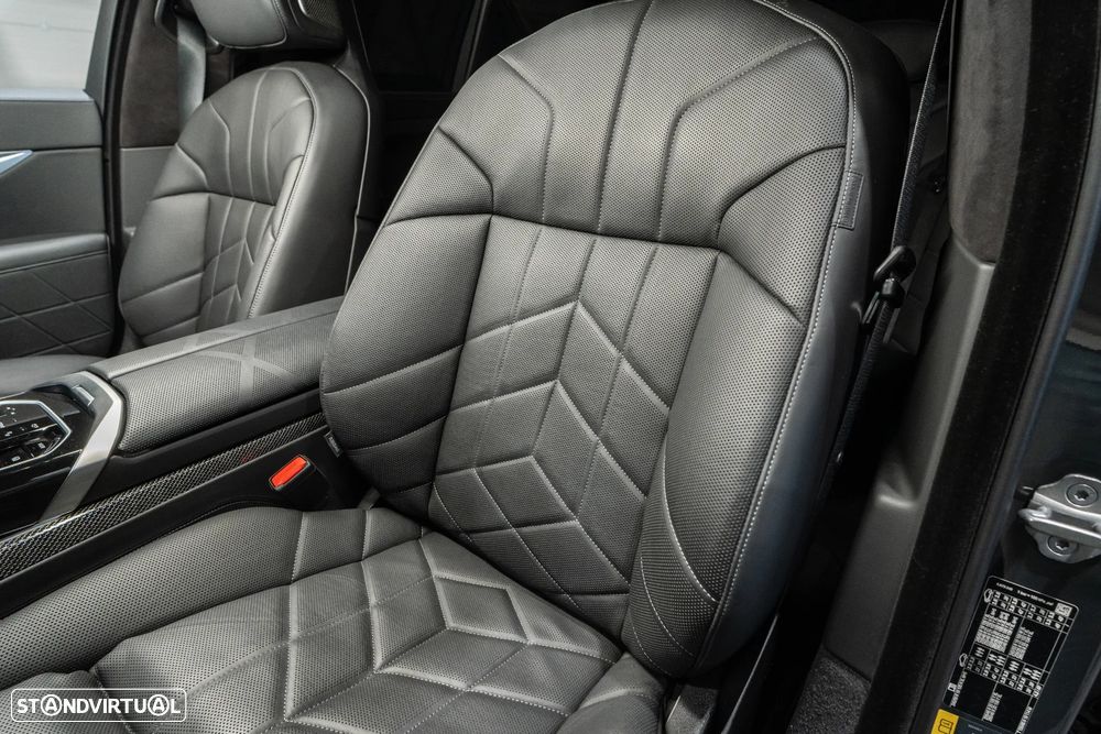 BMW 750 750e xDrive Pack Desportivo M - 25