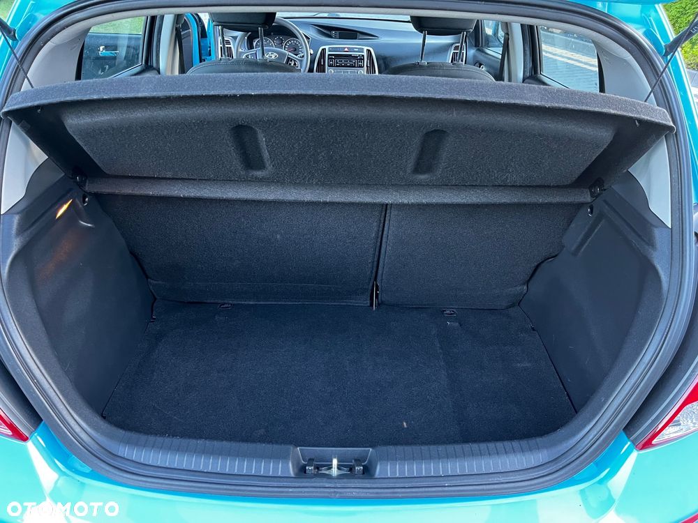 Hyundai i20 1.2 Fifa World Cup Edition - 16
