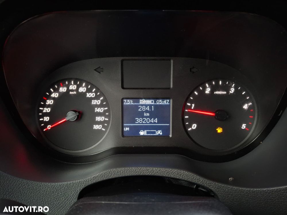 Mercedes-Benz Sprinter - 10