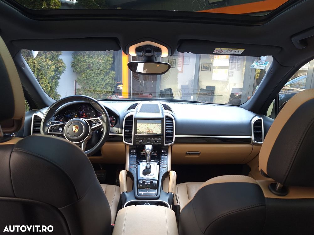 Porsche Cayenne 3.0 L - 25