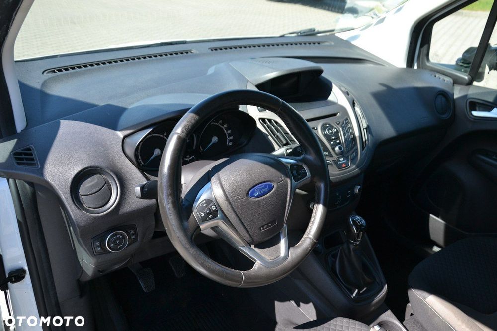 Ford Tourneo Courier - 15