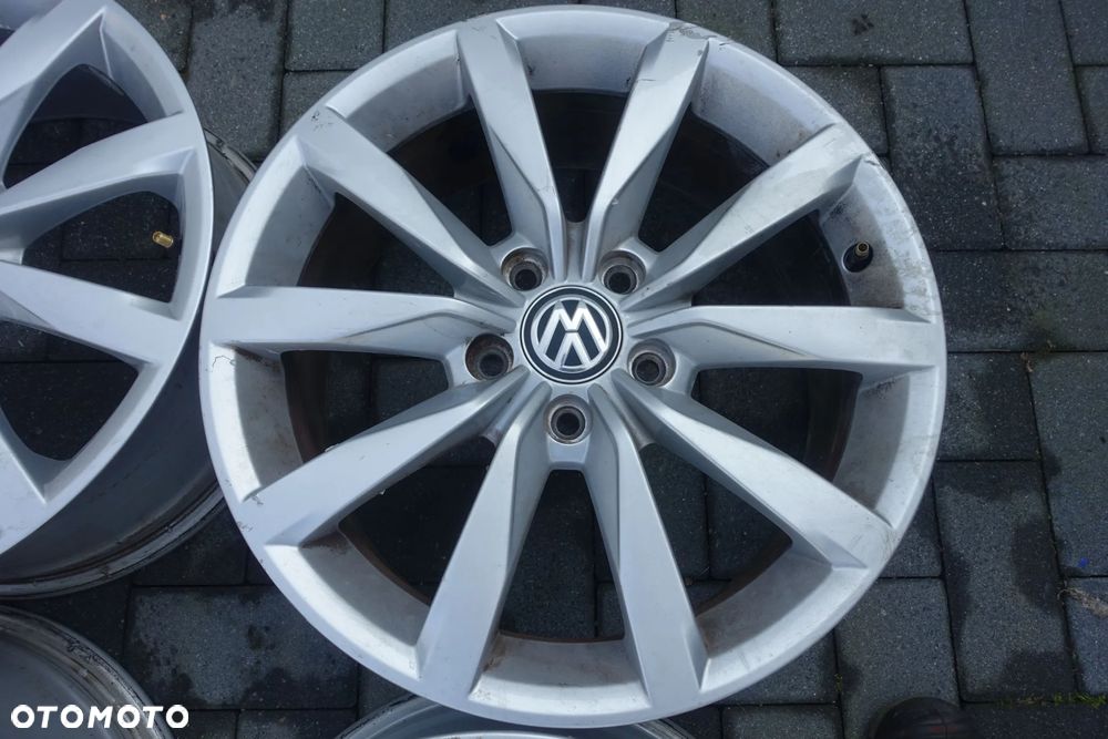 FELGA FELGI VW GOLF VII 17" 7,0 ET 49 5x112 - 5