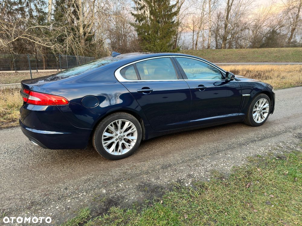 Jaguar XF 2.2 D Luxury - 20