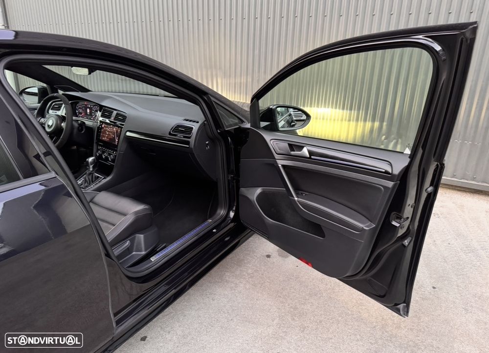 VW Golf R 4Motion (BlueMotion ) DSG - 37
