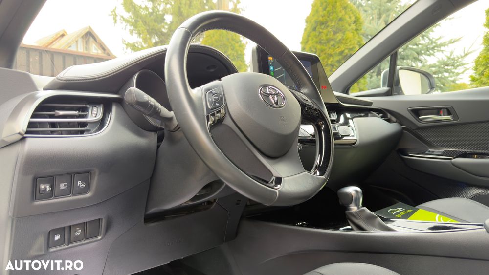 Toyota C-HR 2.0 Hybrid Team Deutschland - 19