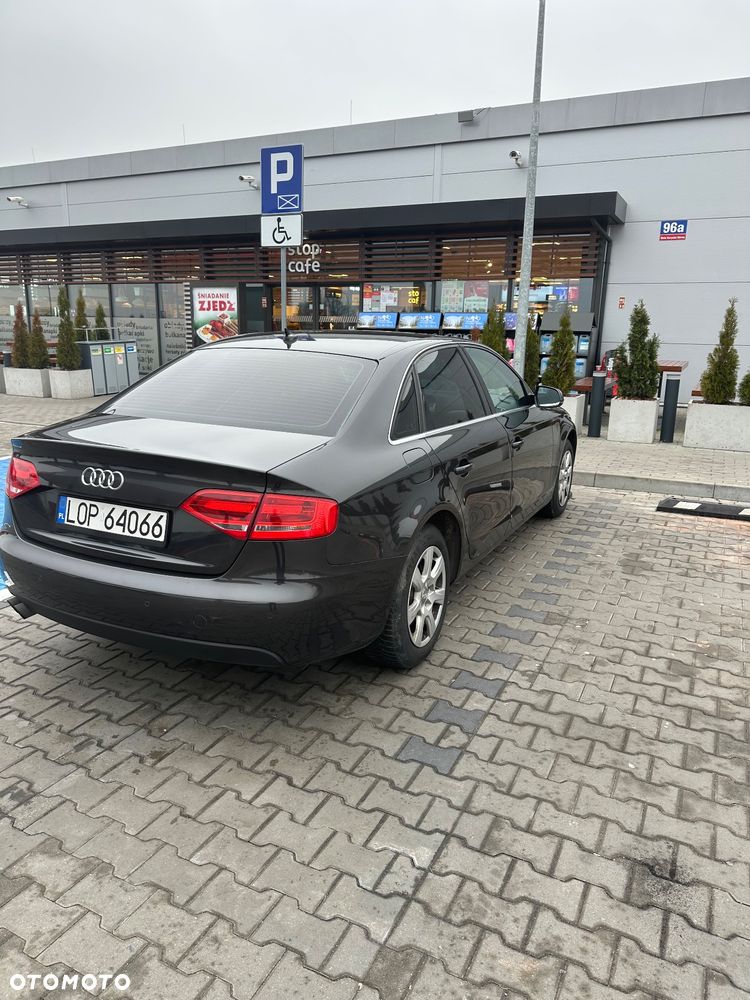 Audi A4 Limousine - 5