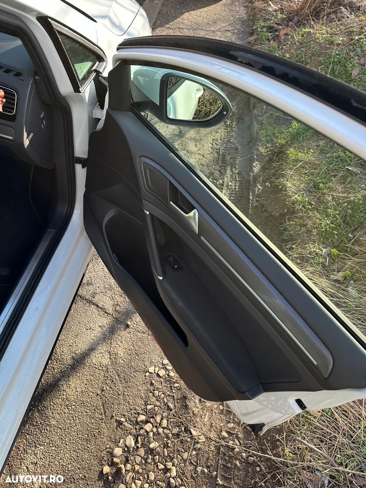 Volkswagen Golf - 30