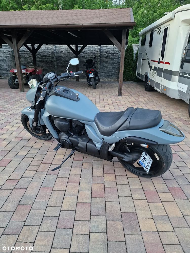 Suzuki Intruder - 7