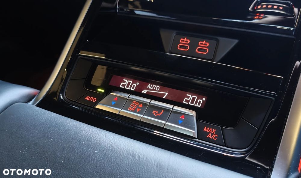 BMW Seria 8 M850i xDrive - 27