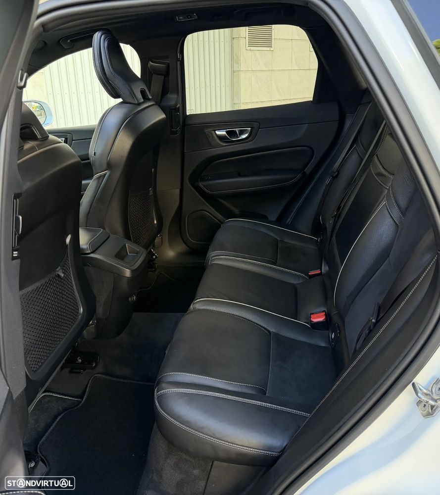 Volvo XC 60 2.0 T6 R-Design AWD - 26