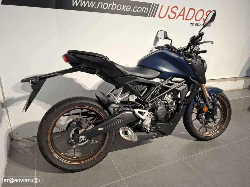 Honda CB 125R - 5