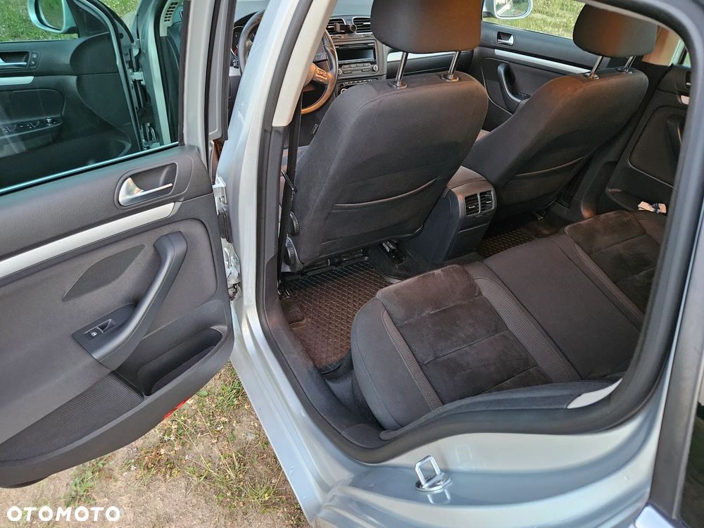 Volkswagen Golf 2.0 TDI Highline - 17