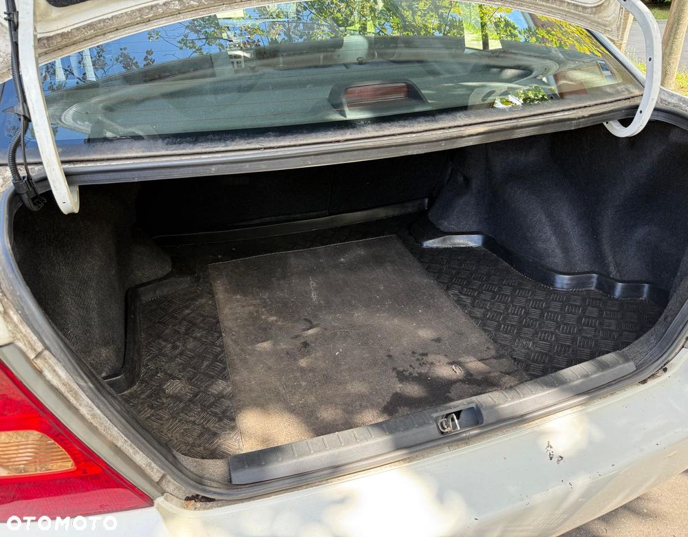 Toyota Corolla 1.6 VVT-i Sol - 13