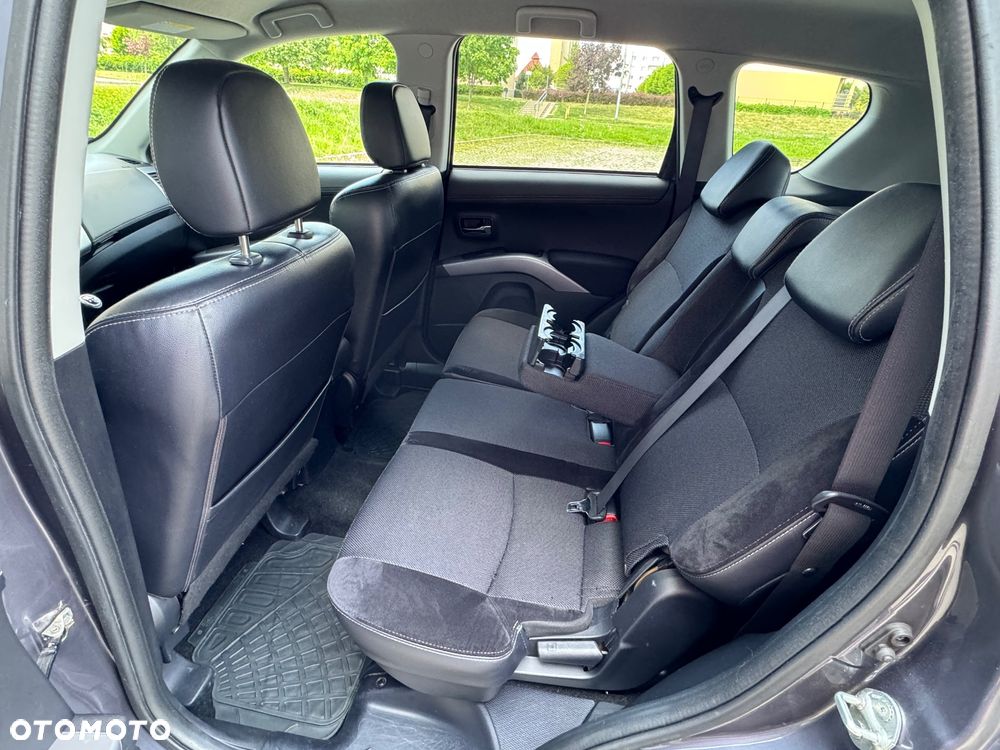 Mitsubishi Outlander 2.0 2WD Diamant - 25