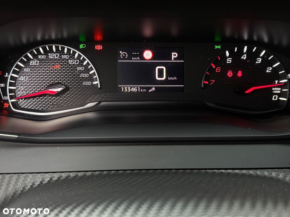 Peugeot 2008 - 8