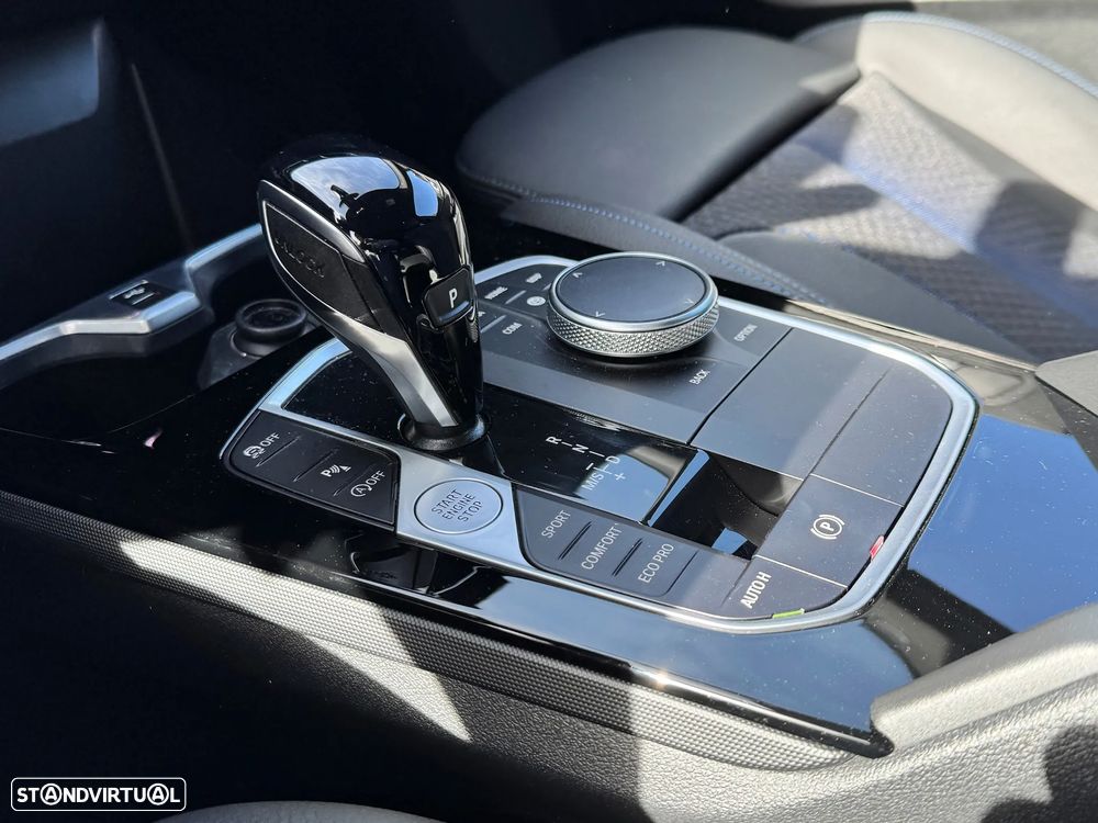 BMW 116 d Pack Desportivo M Auto - 12