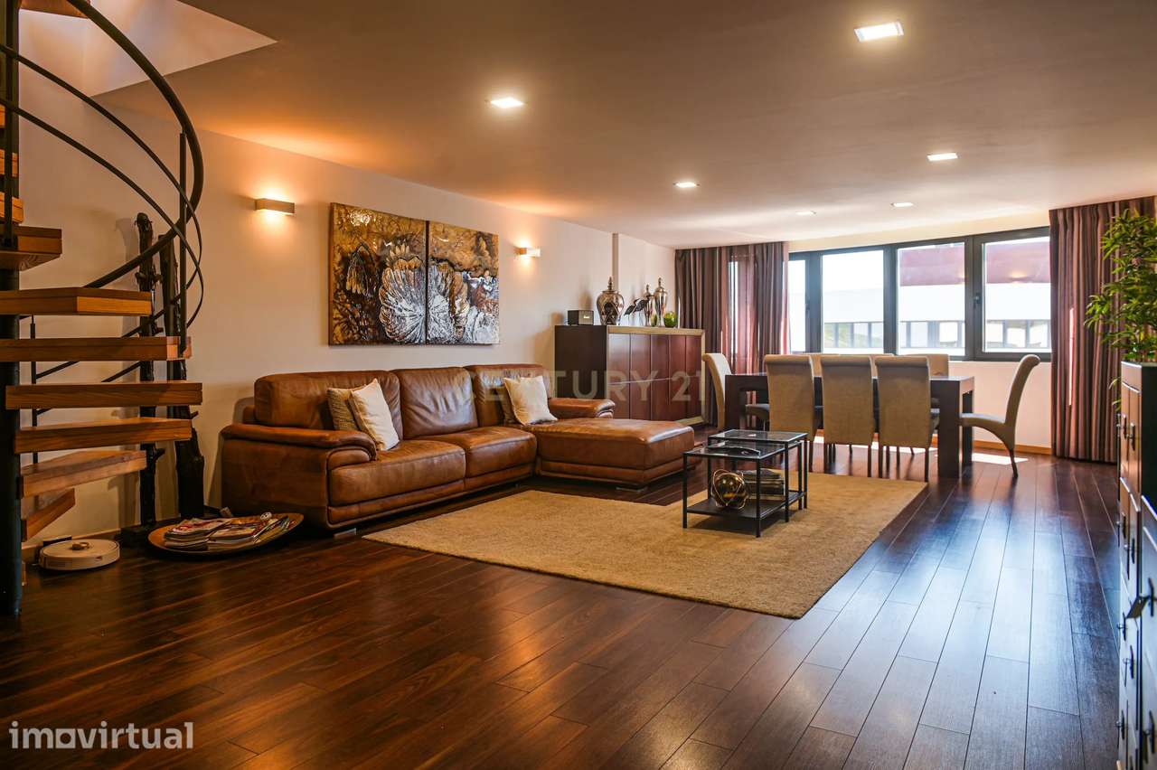 Penthouse | T4+1 | Terraço com Churrasco | Box | Infantado - Grande imagem: 4/36