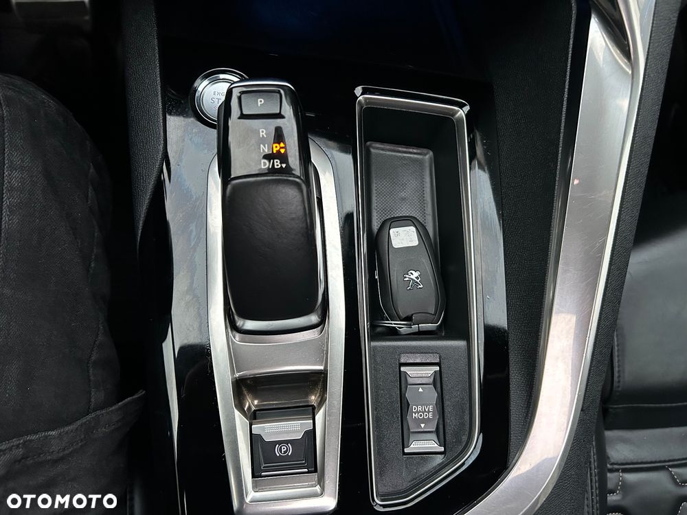 Peugeot 3008 Plug-In Hybrid 195 e-DSC7 GT - 36