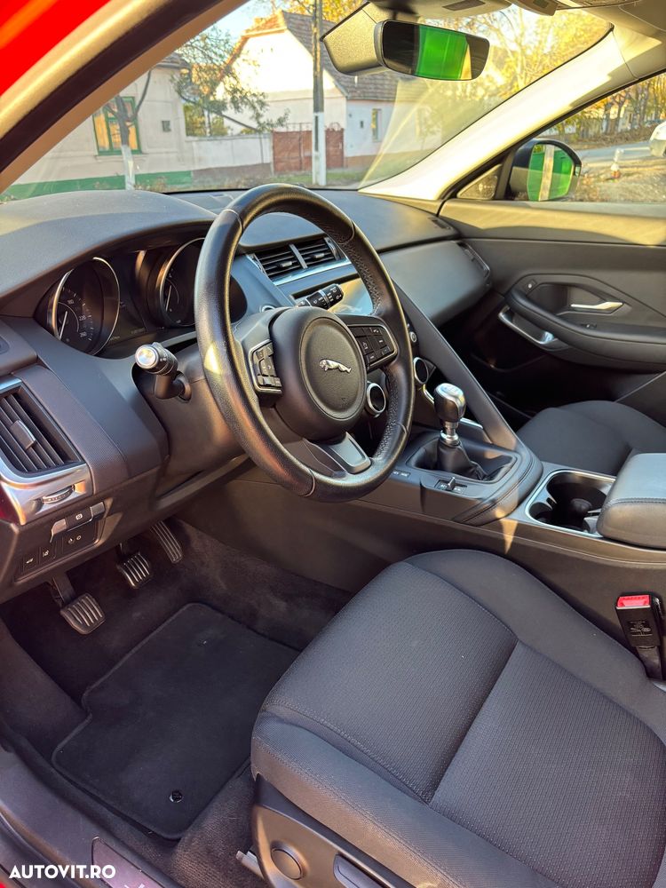 Jaguar E-Pace D150 - 11