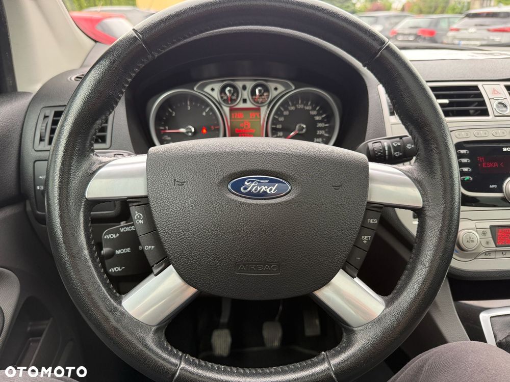 Ford Kuga 2.0 TDCi 4x4 Titanium - 9