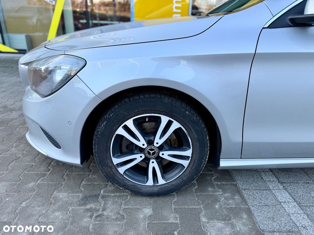 Mercedes-Benz CLA 200 d 7G-DCT Urban - 9