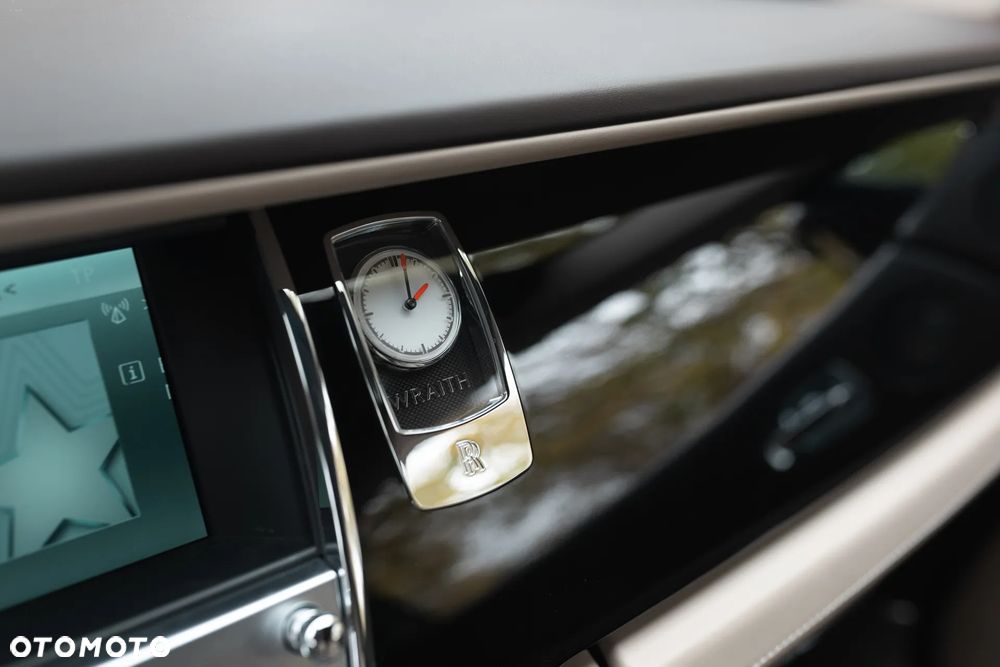 Rolls-Royce Wraith Standard - 25