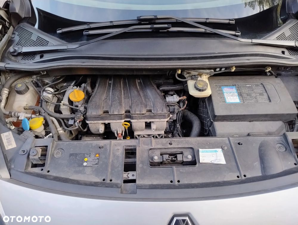 Renault Scenic 2.0 16V Expression - 11