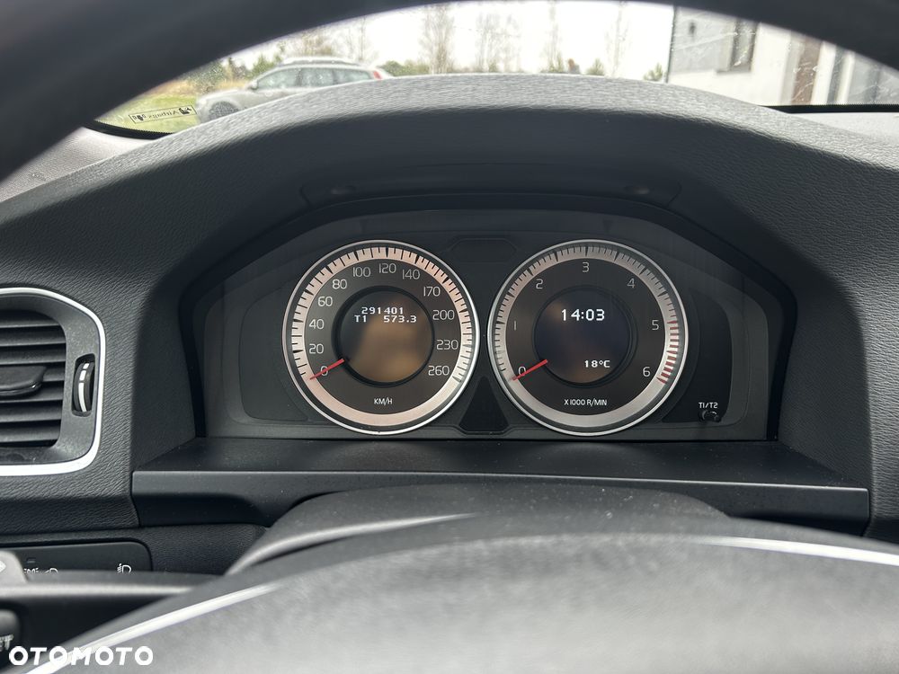Volvo V60 D5 AWD - 14