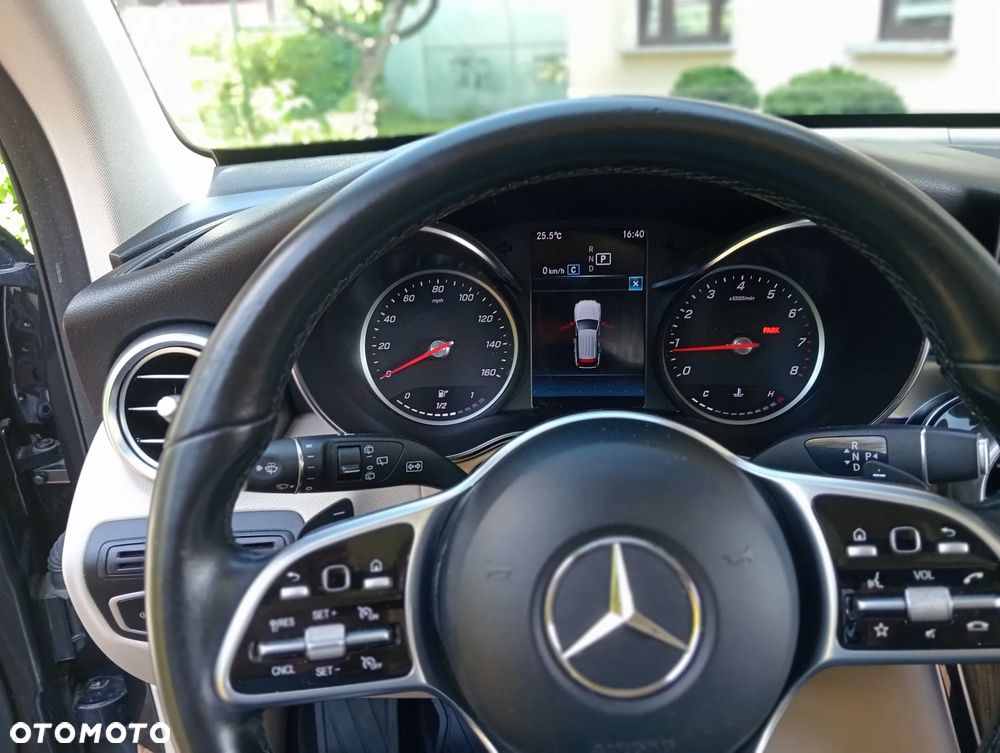 Mercedes-Benz GLC 300 4Matic 9G-TRONIC - 13