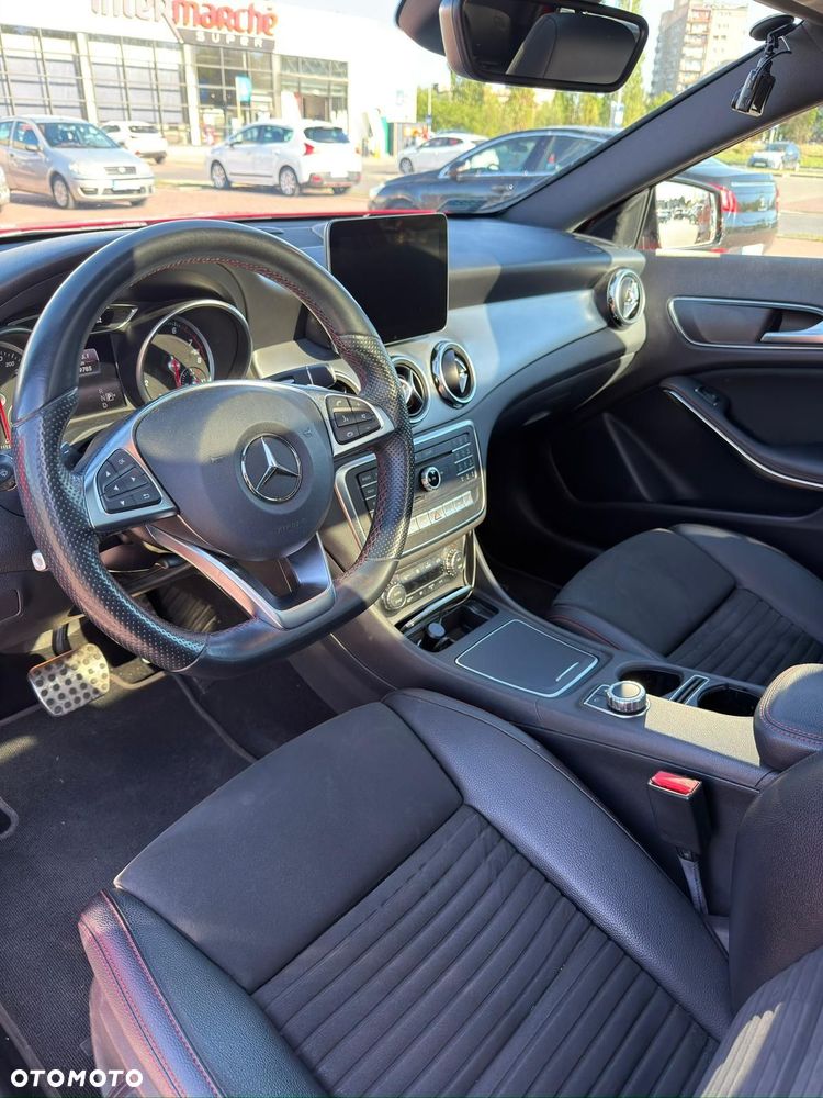 Mercedes-Benz GLA 200 7G-DCT AMG Line - 2