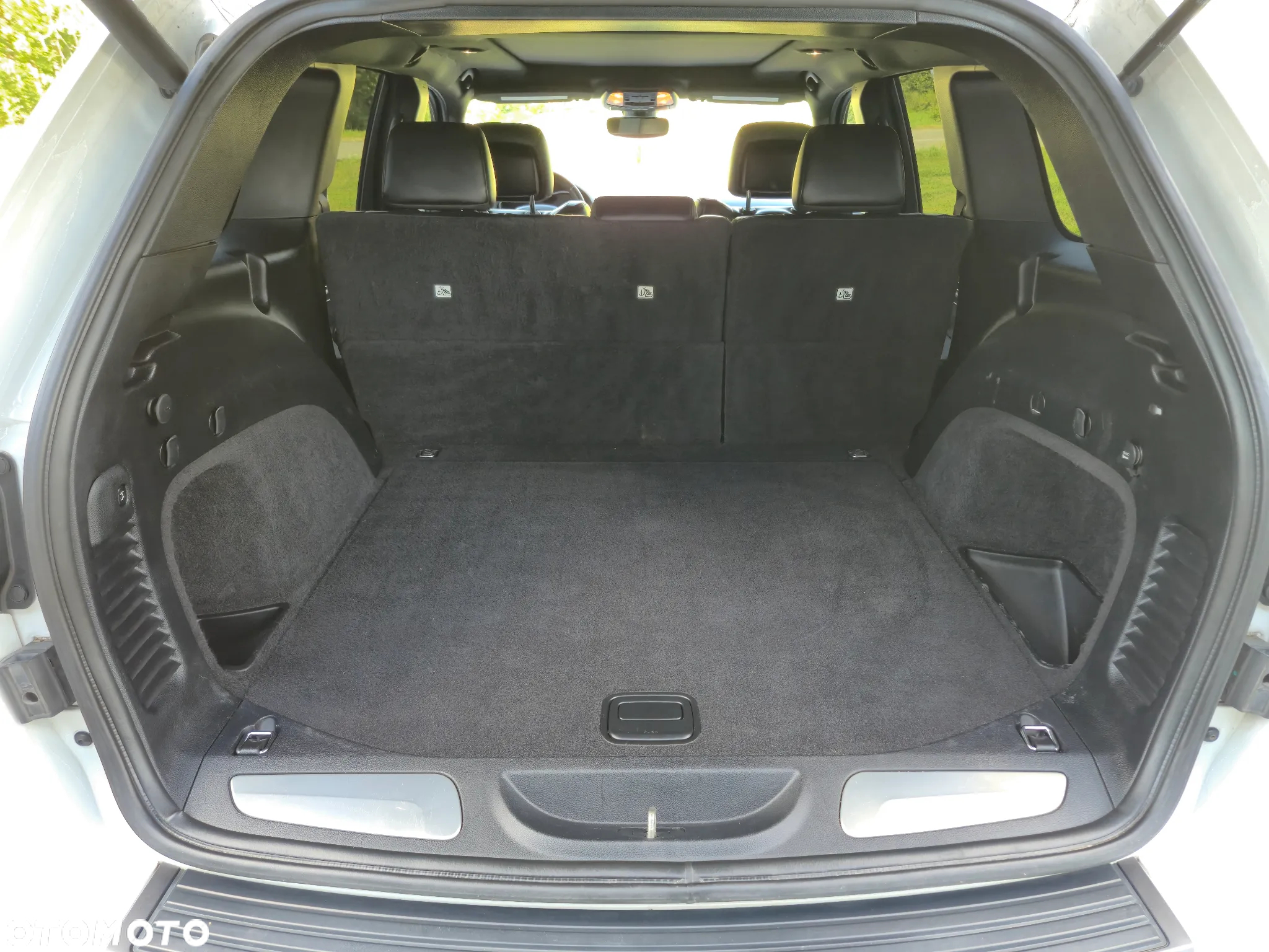 Jeep Grand Cherokee - 37