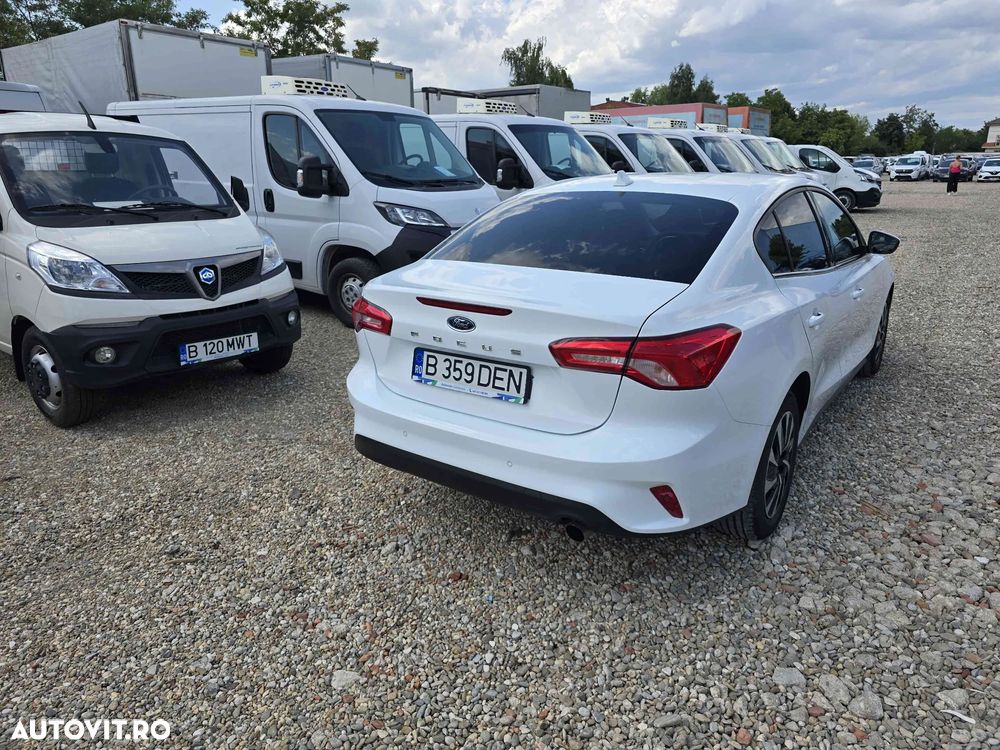 Ford Focus - 8