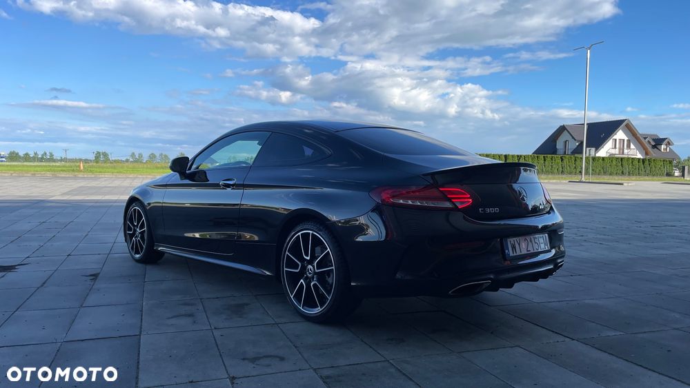 Mercedes-Benz Klasa C 300 9G-TRONIC AMG Line Plus - 9