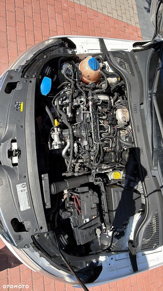 Skoda RAPID 1.6 TDI DSG Active - 23