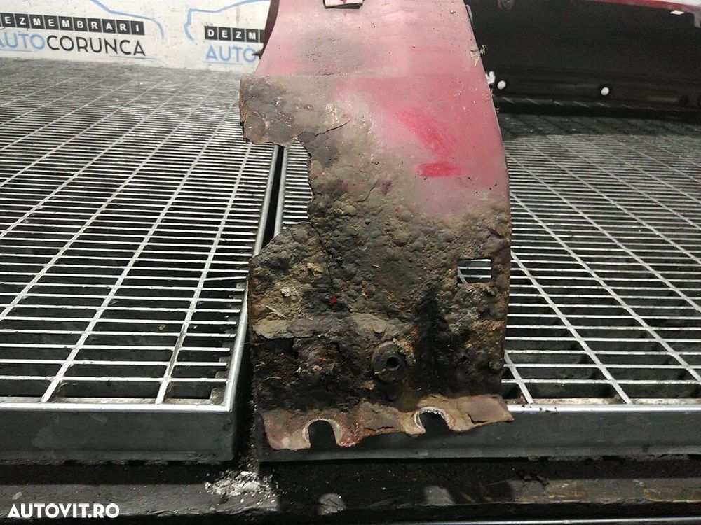 Aripa Dreapta Fata Kia Sportage II 2006 - 2010 4 Usi rosu (1247) Ruginit. Gaurit - 2