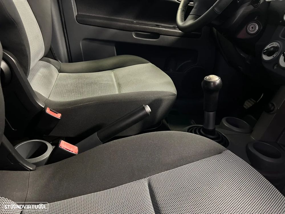 Mitsubishi Colt 1.1 Invite JLL - 9