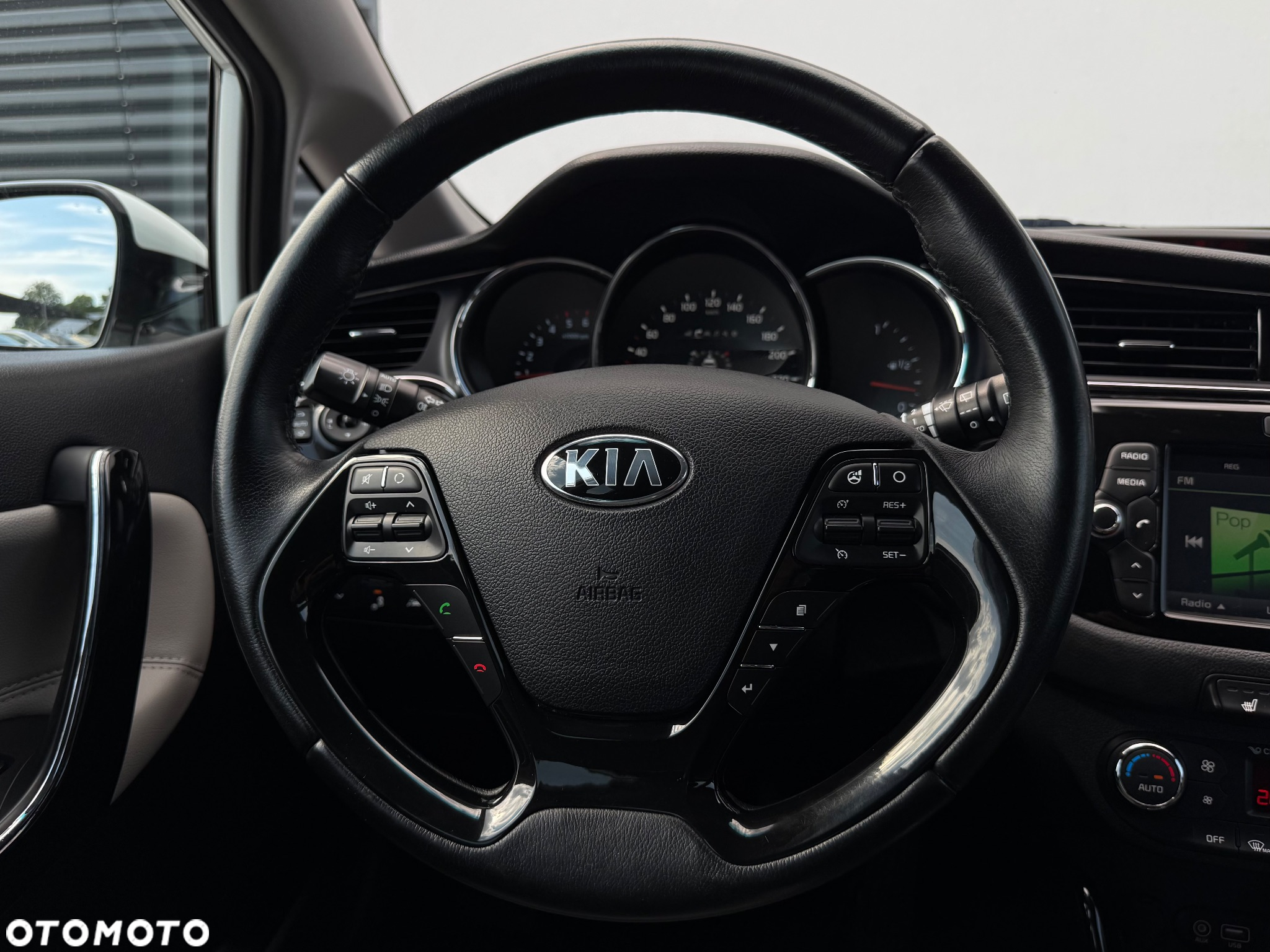 Kia Ceed 1.6 CRDi 136 ISG Spirit - 10