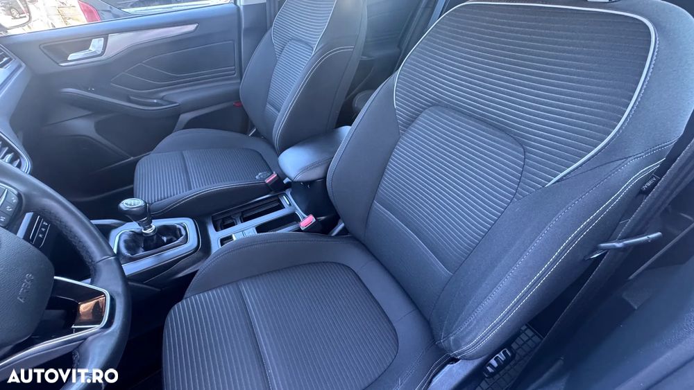 Ford Focus 1.0 EcoBoost Titanium - 16