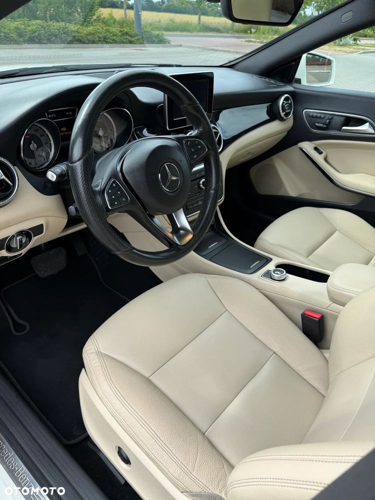 Mercedes-Benz CLA 250 7G-DCT - 18